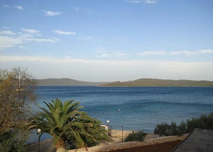 By The Sea Muline, - 3538 3*