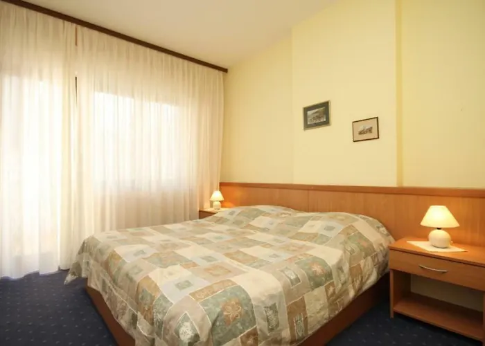 By The Sea Muline, - 3538 3*